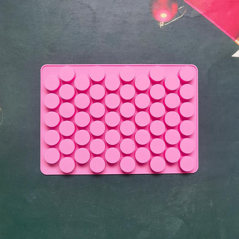 Kitchen Baking Pan - Zylinderförmige Silikonform, Seifenform, mit Schokolade, Kekse